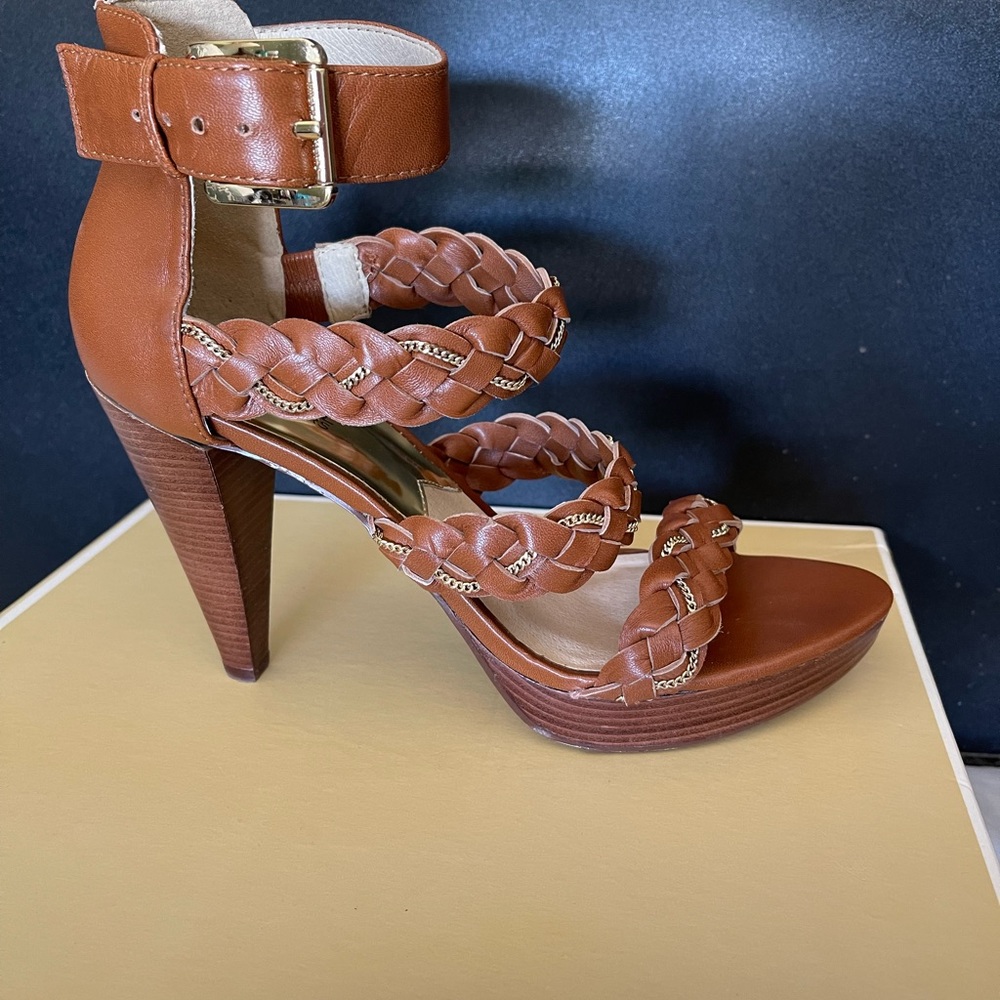 Michael Kors 10M 4.5” heel leather braided chain sandals